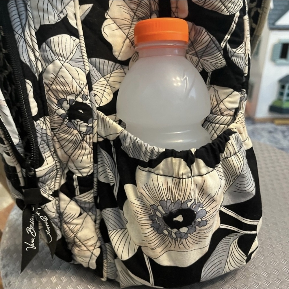 EUC Vera Bradley Camelia Black and Cream Floral Backpack preloved! - Picture 5 of 8